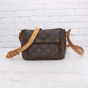 Louis Vuitton Viva Cite PM Small Crossbody & Shoulder Leather Red Purse A4573